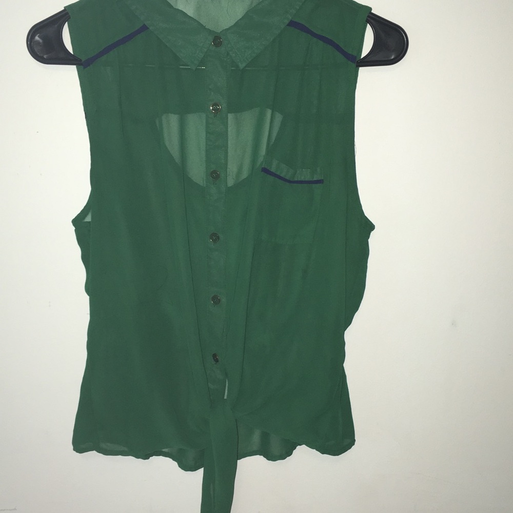 Green blouse. Cute for summer💋